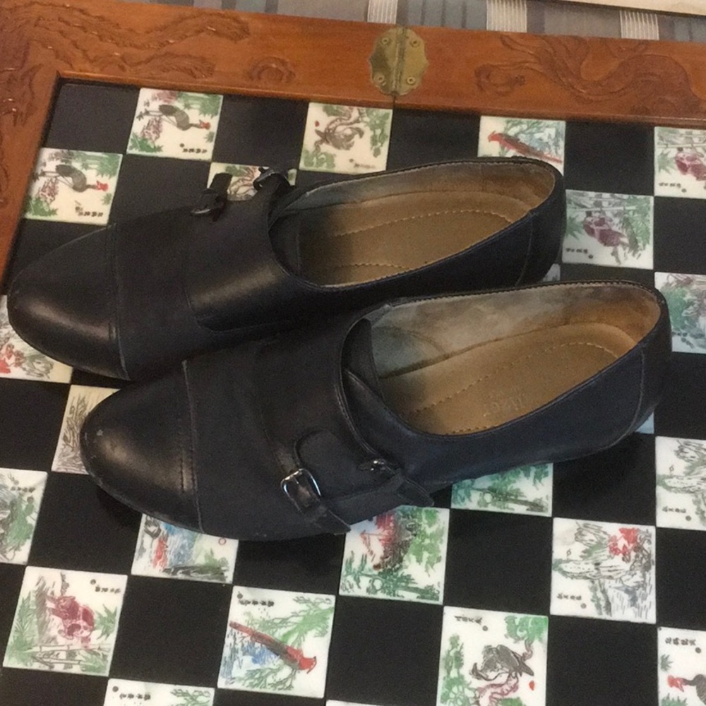 Naturalizer Women’s Shoes SZ 7  Benefits Charity